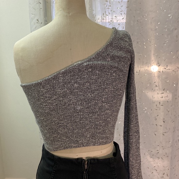 One shoulder long sleeve crop top - Picture 3 of 6